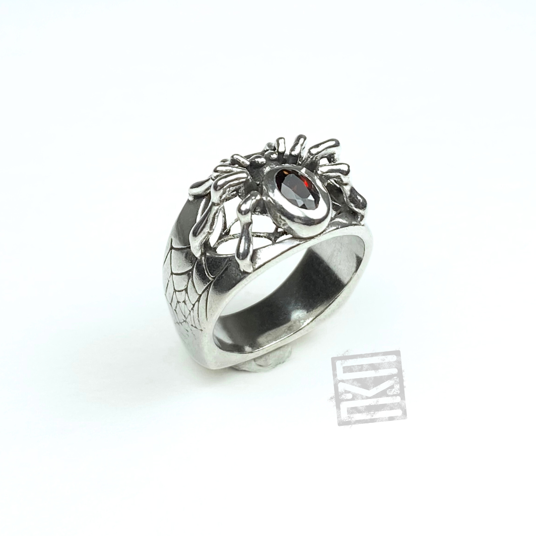 Spider Ring w/ Garnet